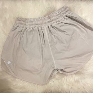 White Lululemon Hottie Hot 4”